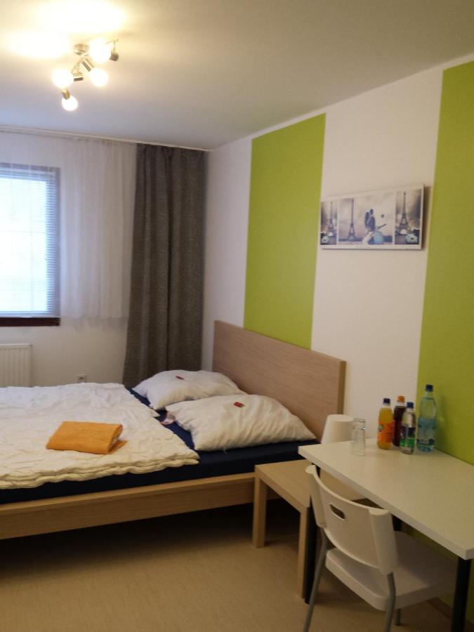 Hostel Jugendgästehaus Lichterfelde Berlin Exterior foto